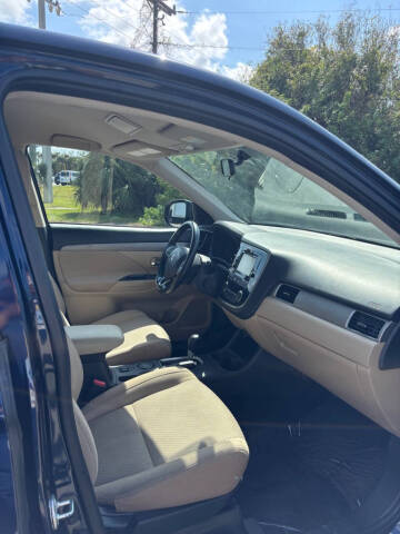 2016 Mitsubishi Outlander SE