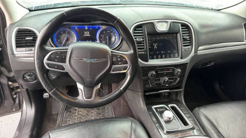 2017 Chrysler 300 Limited