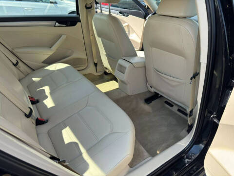 2015 Volkswagen Passat 1.8T Limited Edition