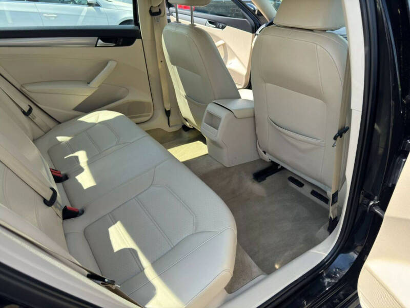 2015 Volkswagen Passat 1.8T Limited Edition