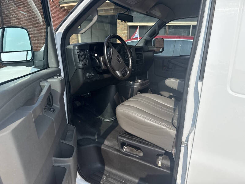 2023 GMC Savana 2500