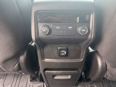 2017 GMC Acadia SLE-2