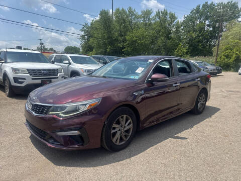 2020 Kia Optima LX Photo