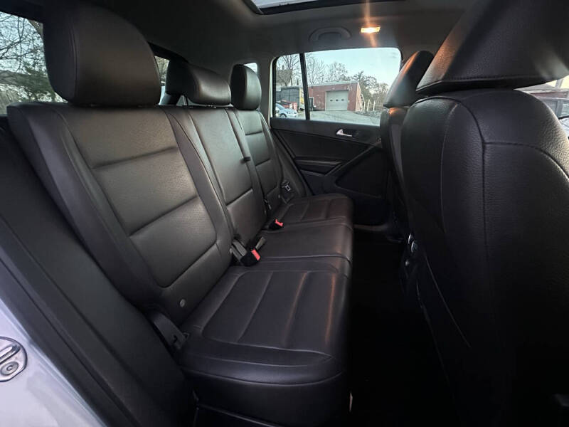 2017 Volkswagen Tiguan 2.0T Wolfsburg Edition 4Motion