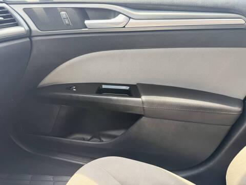 2013 Ford Fusion S