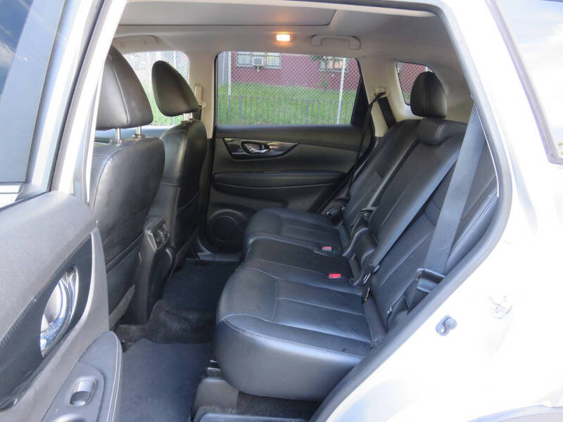2017 Nissan Rogue SL