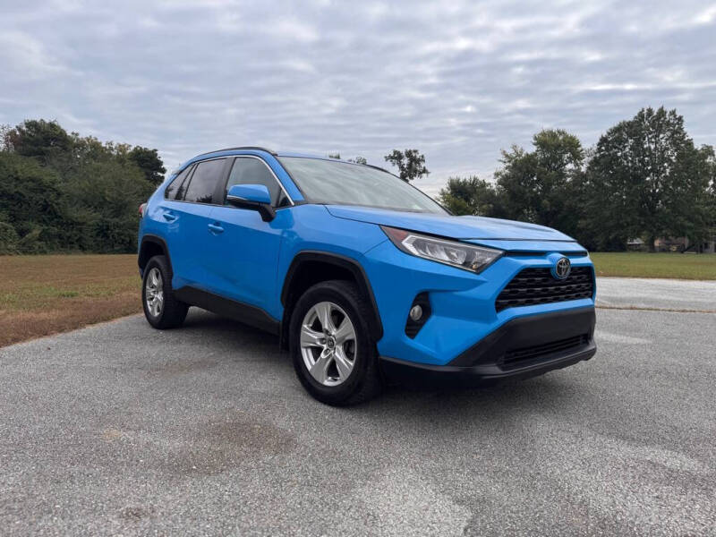 2021 Toyota RAV4 XLE's photo