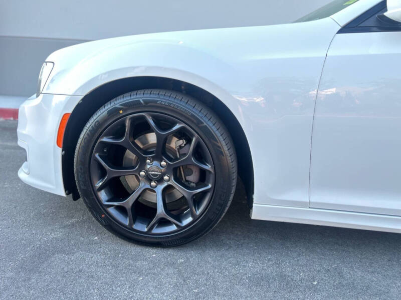 2019 Chrysler 300 S