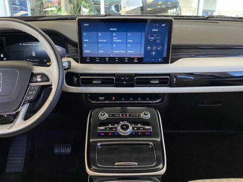 2022 Lincoln Nautilus Black Label