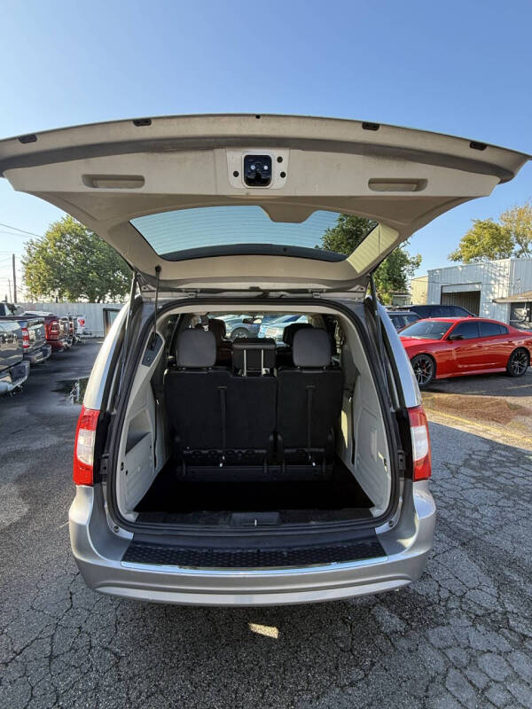 2014 Chrysler Town and Country Touring
