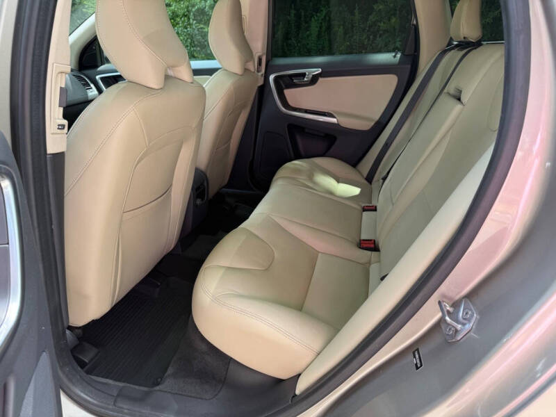 2016 Volvo XC60 T5 Drive-E Premier