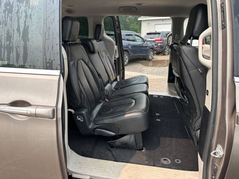 2017 Chrysler Pacifica Touring-L Plus
