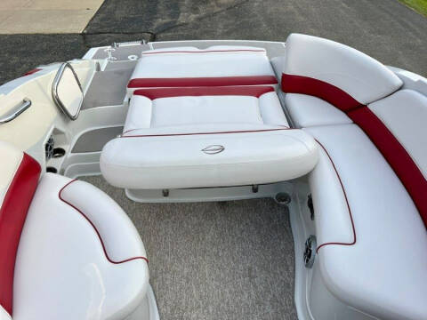 2012 Crownline E4