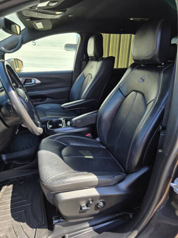 2020 Chrysler Pacifica Launch Edition