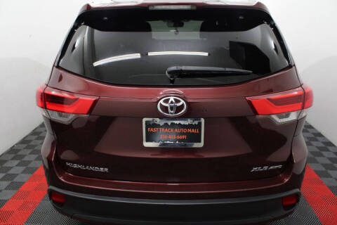 2017 Toyota Highlander SE