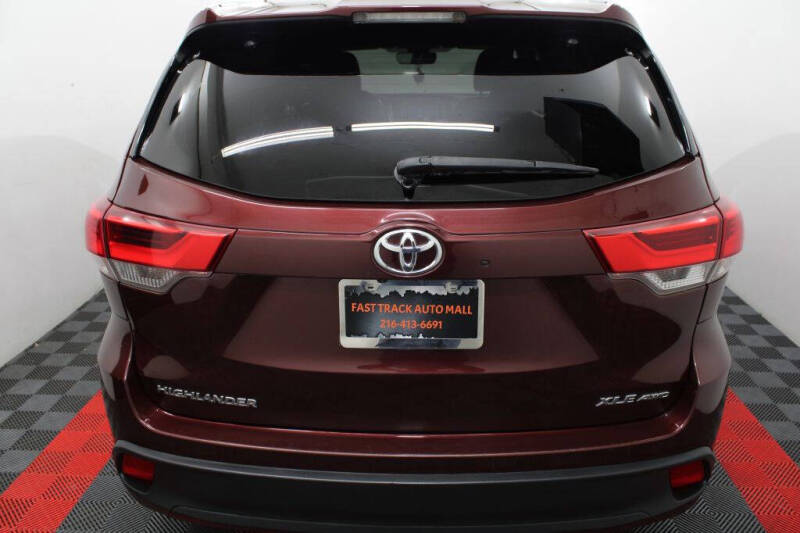 2017 Toyota Highlander SE