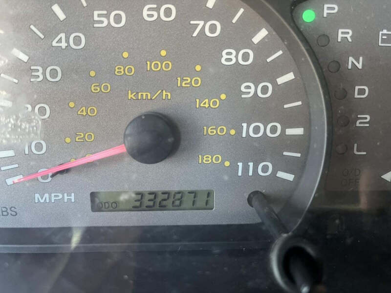 2002 Toyota Sequoia SR5