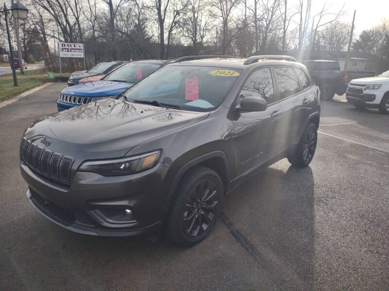 2021 Jeep Cherokee for sale at Dave's Car Corner in Hartford City IN