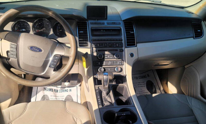 2012 Ford Taurus SE