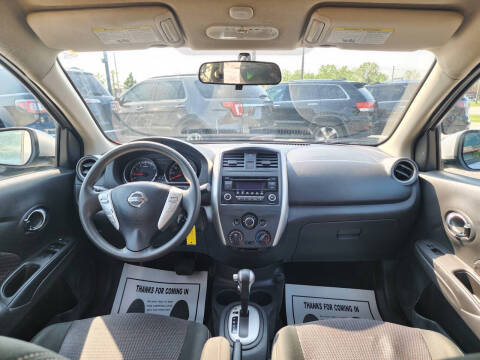 2018 Nissan Versa SV