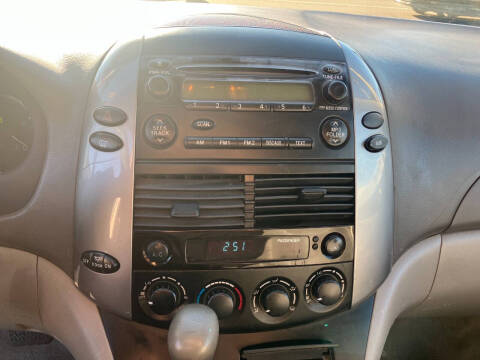 2006 Toyota Sienna LE 8 Passenger