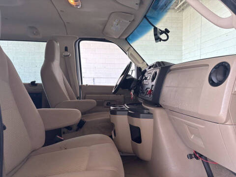 2012 Ford E-Series E-350 SD XLT