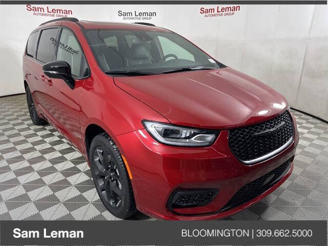 2025 Chrysler Pacifica for sale at Sam Leman CDJR Bloomington in Bloomington IL