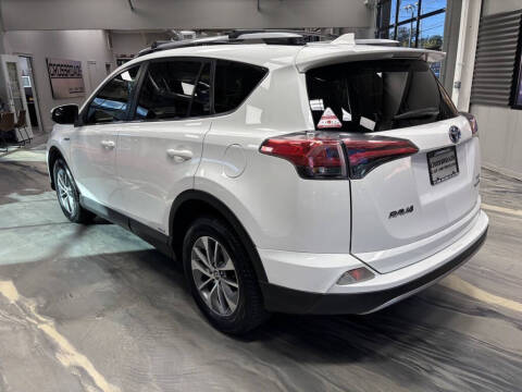 2017 Toyota RAV4 Hybrid XLE