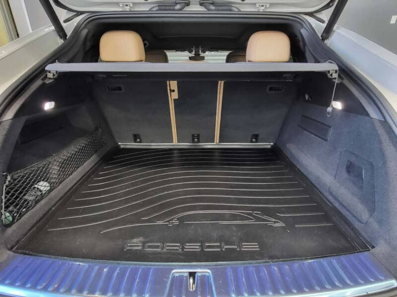 2023 Porsche Cayenne Coupe Platinum Edition