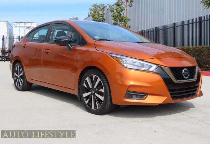 2022 Nissan Versa SR