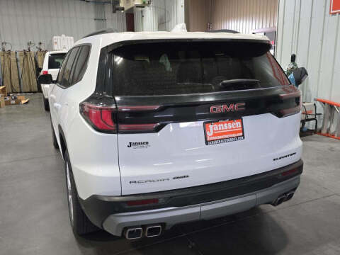 2024 GMC Acadia Elevation