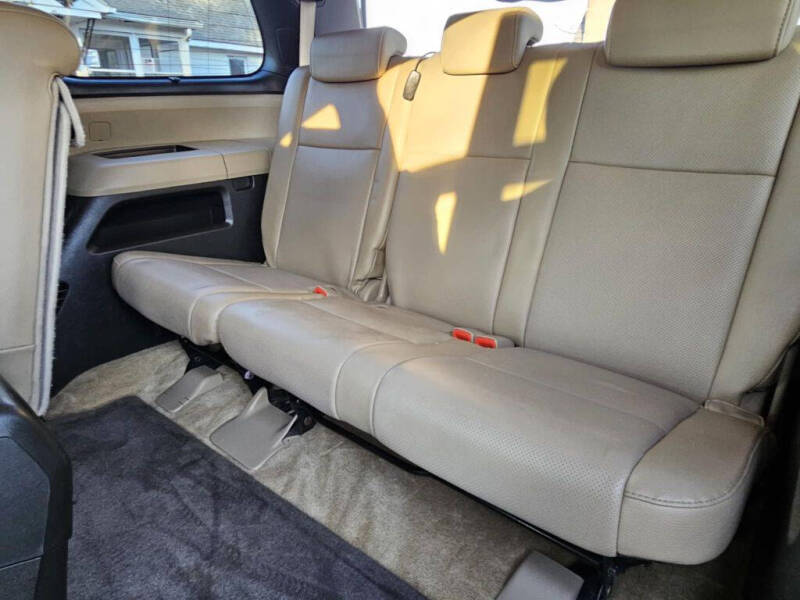 2011 Toyota Sequoia Platinum