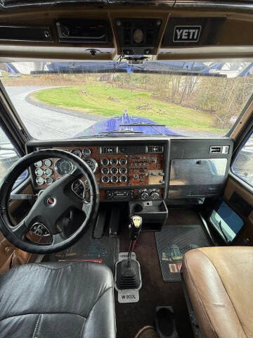 2000 Kenworth W900