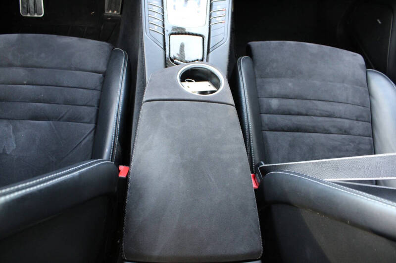 2015 Porsche Panamera GTS