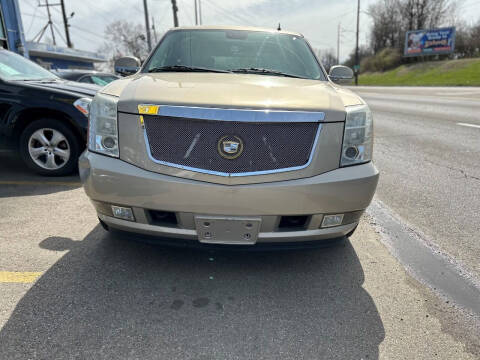 2009 Cadillac Escalade for sale at Ideal Cars in Hamilton OH