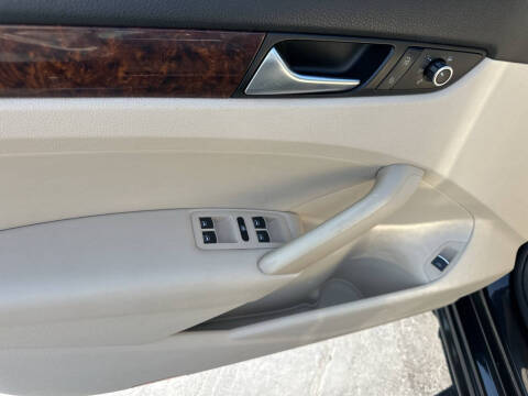 2012 Volkswagen Passat TDI SEL Premium