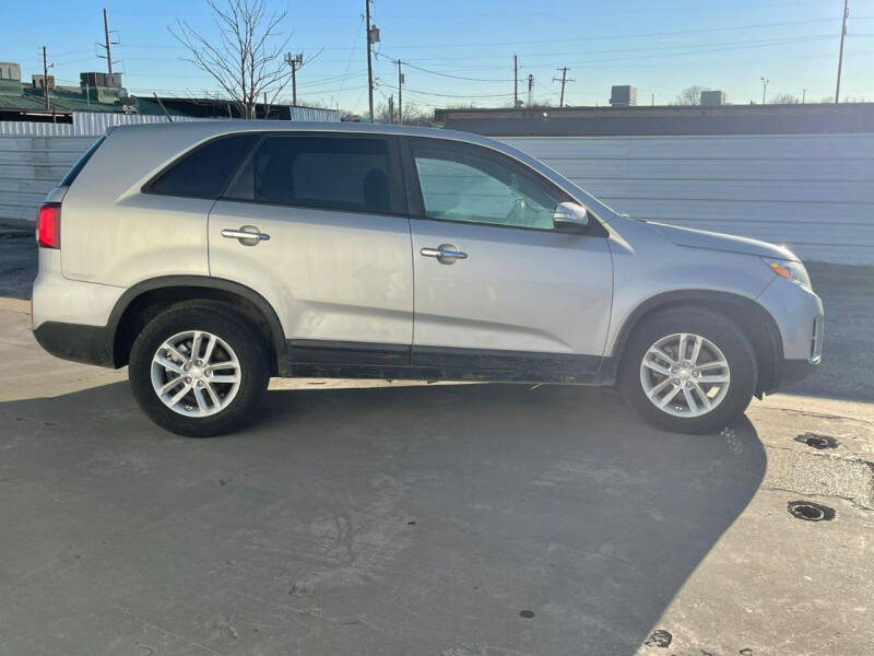 2014 Kia Sorento LX's photo