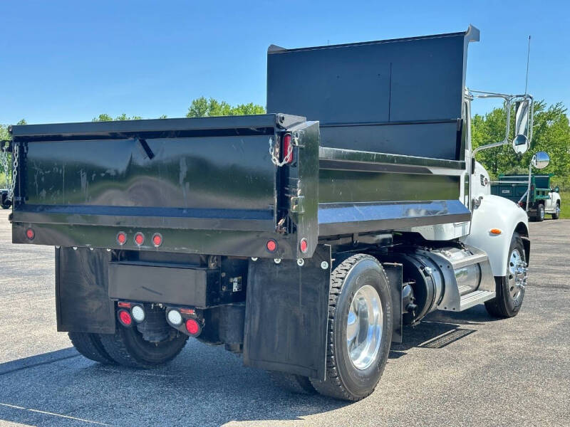 2013 Peterbilt 337