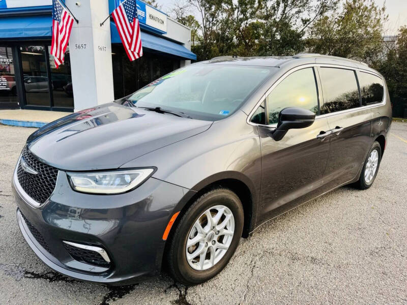 2022 Chrysler Pacifica Touring L