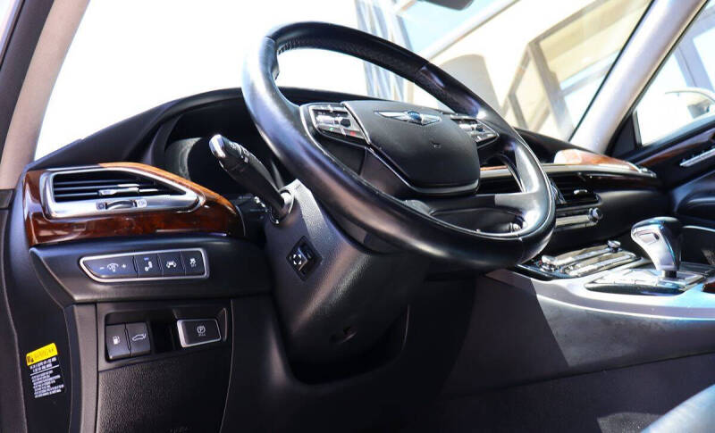 2019 Genesis G90