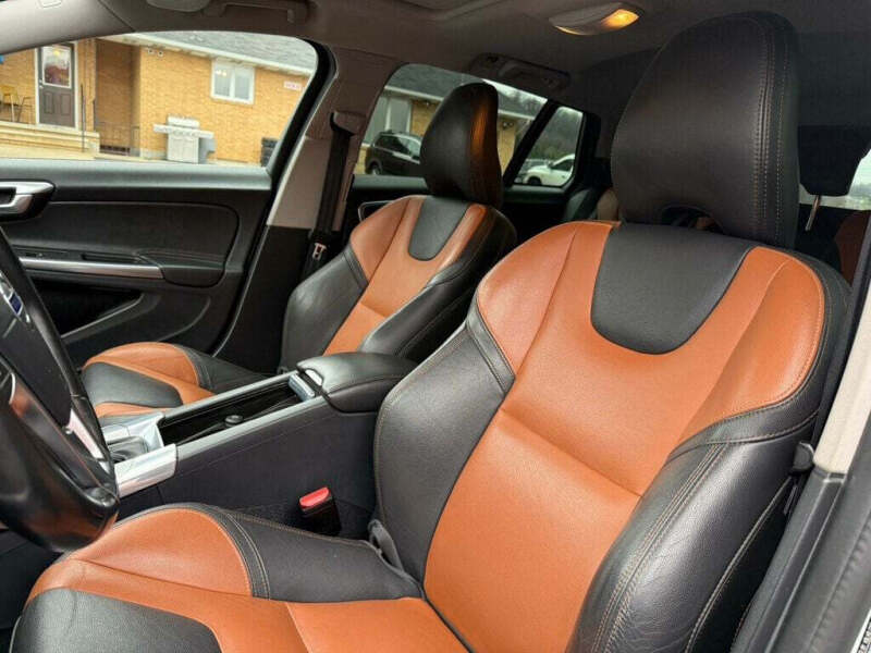 2018 Volvo V60 Cross Country T5 Premier