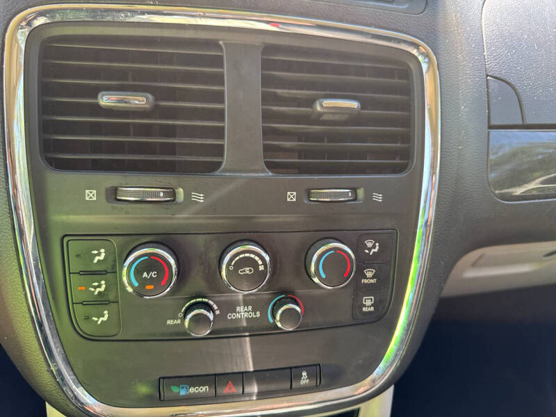2015 Dodge Grand Caravan SXT Plus