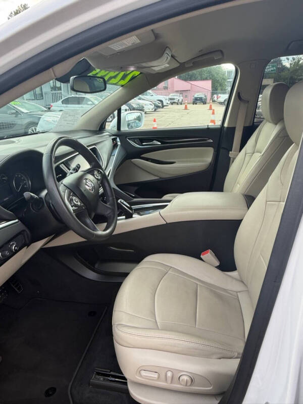 2020 Buick Enclave Essence