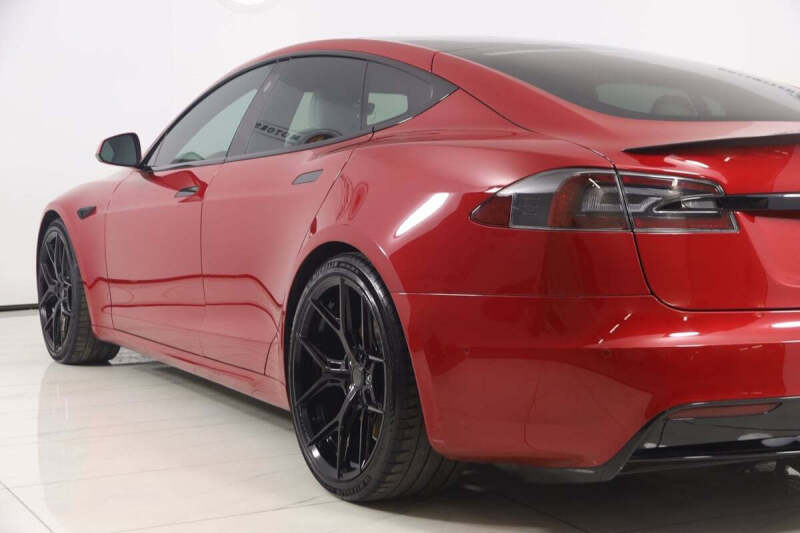 2022 Tesla Model S Plaid