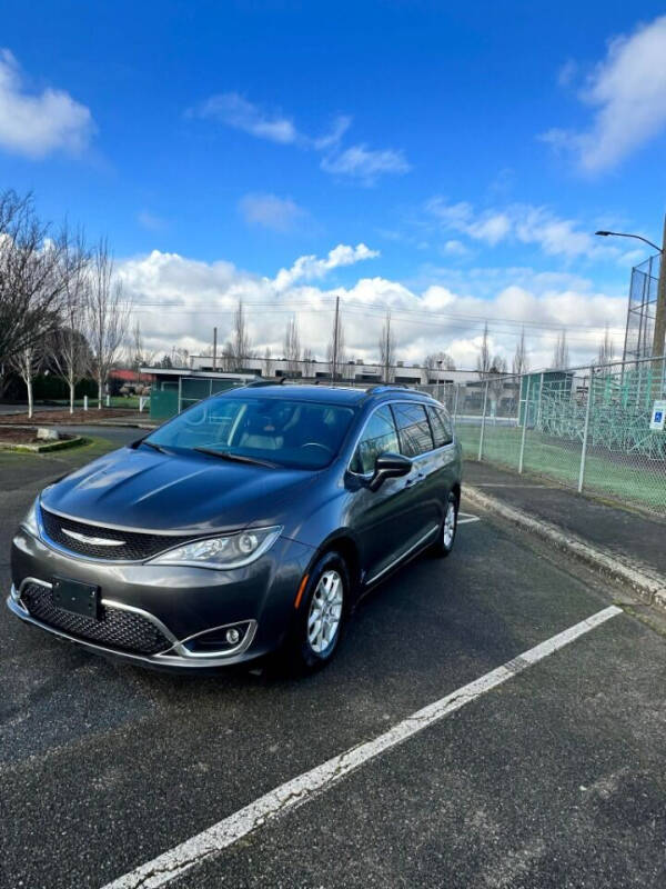 2020 Chrysler Pacifica for sale at iRyde Auto Sale, LLC. in Kent WA