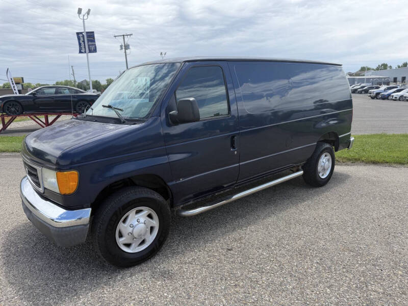 2005 Ford E-Series E-350 Super Duty's photo