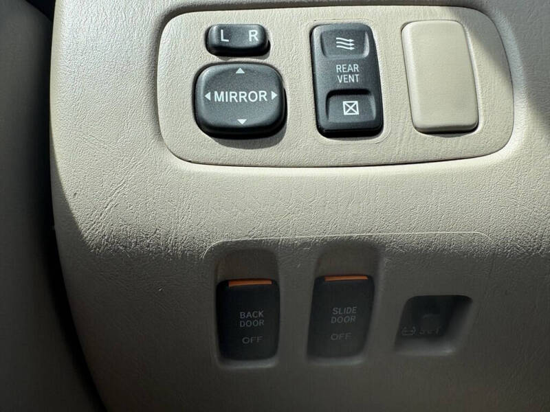 2005 Toyota Sienna