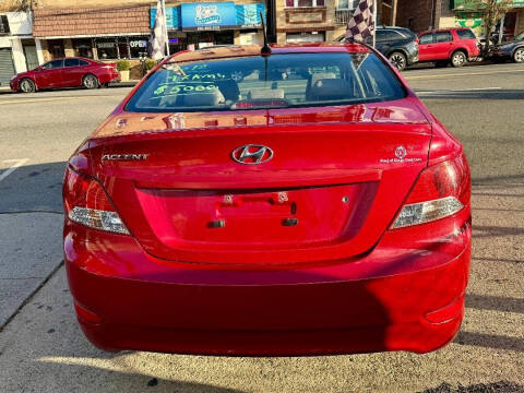 2012 Hyundai Accent GLS
