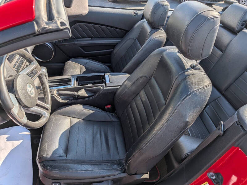 2012 Ford Mustang V6