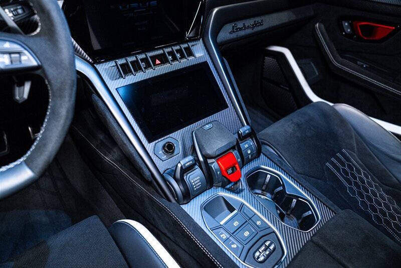 2023 Lamborghini Urus Performante